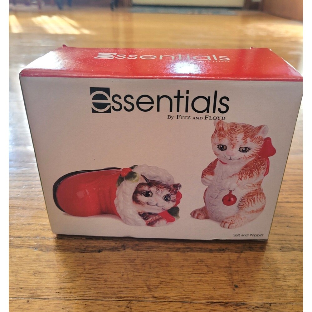 Fitz & Floyd Claus and Paws Christmas Cat Salt Pepper Shaker Set